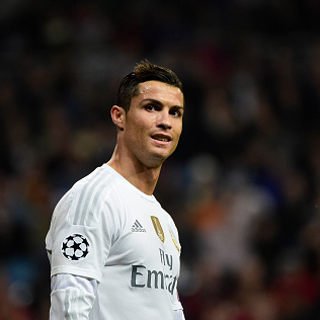 detiksport's tweet photo. Figo: Ronaldo Bisa Saja Menang Ballon d'Or Asal... https://t.co/WaKytVOzq3 https://t.co/cwRY7gJR7x