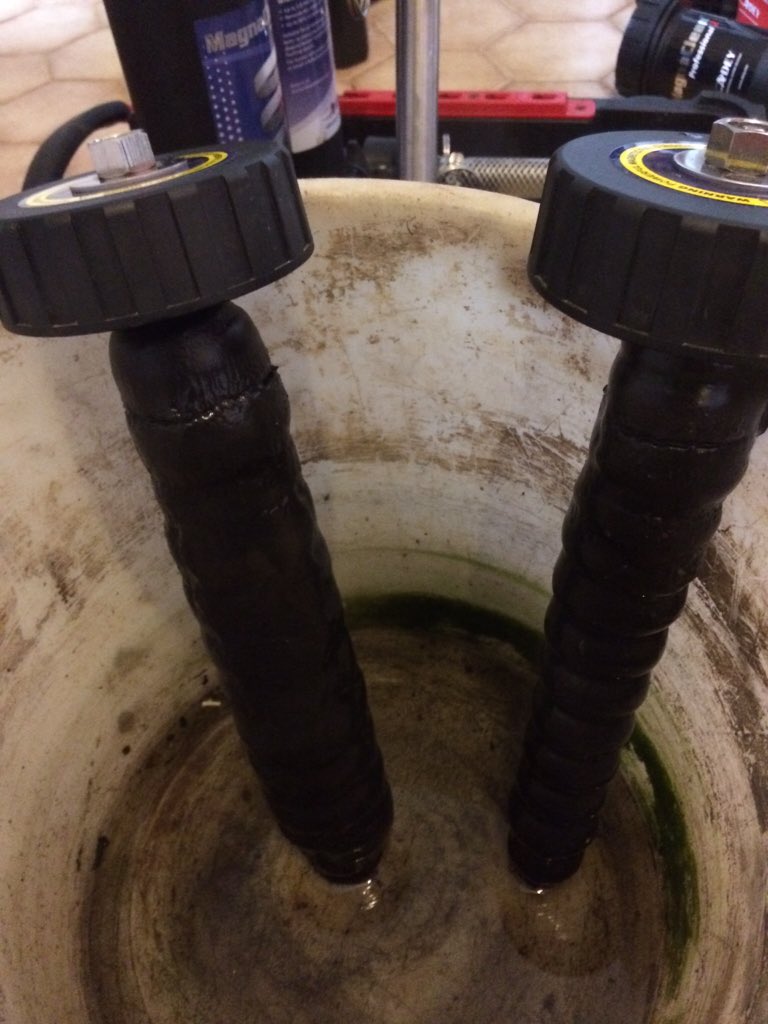 WhitesPlumb_ltd's tweet image. A heating system Magnacleanse before and after. @magnaclean #cleanheating #sludge