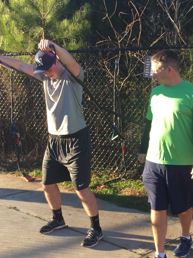 CoachWilkens's tweet photo. 1st workout w the @CrossoverSymtry bands. #nvbaseball https://t.co/agIdisE1rv