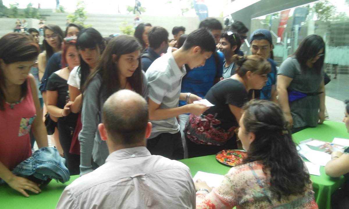 Muni_Recoleta's tweet photo. Alc. @danieljadue entrega 310 nuevas Becas para Cursos de Conducir a egresados de 4to Medio de escuelas municipales. https://t.co/WBZgefhFqG