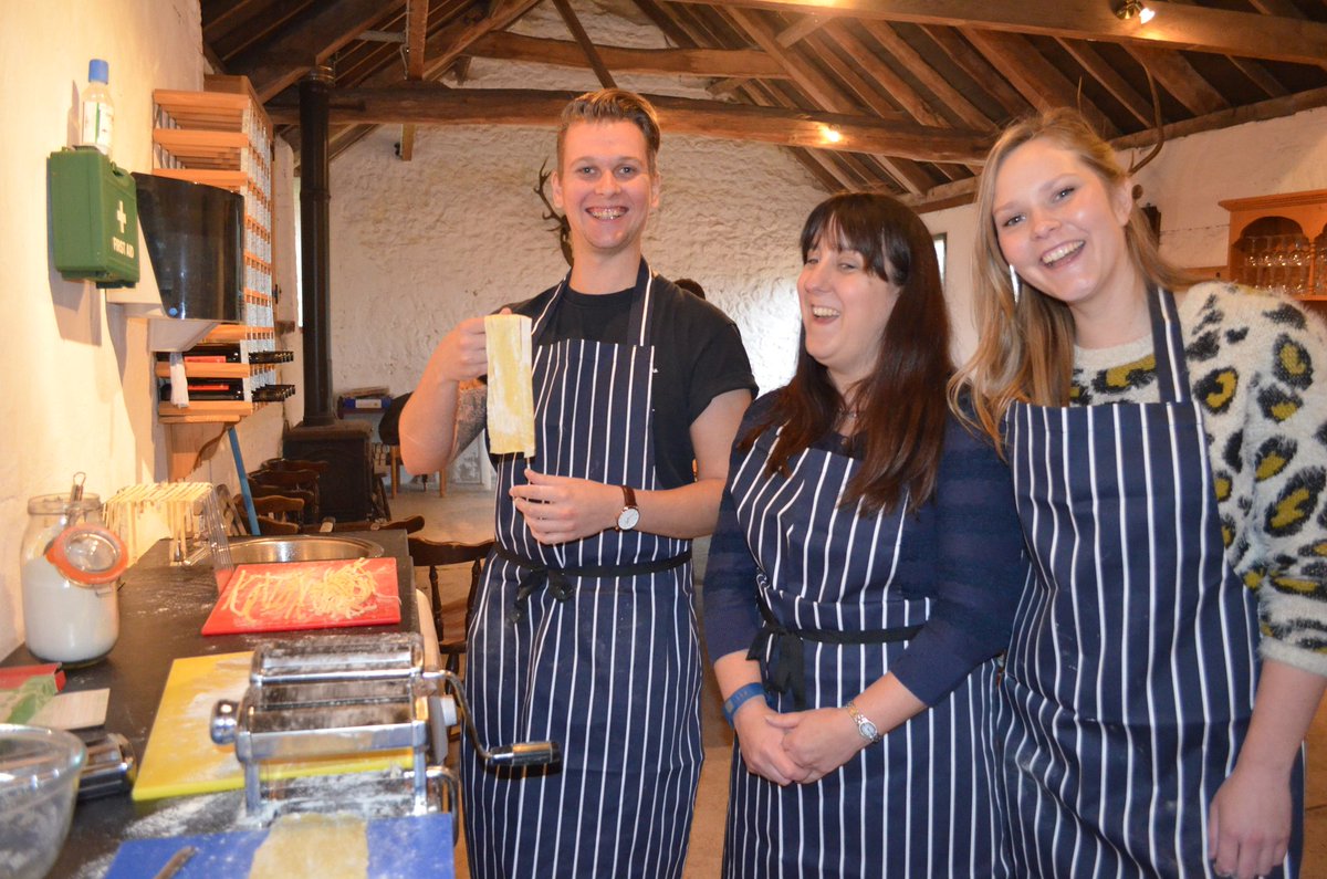 Redlodgenorfolk's tweet photo. Cookery classes @Redlodgenorfolk https://t.co/XnRA6AMLbM