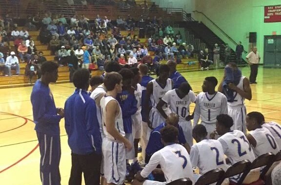 6_BALLISLIFE's tweet photo. GameDay😈🍴🏀 #ThemBlankets 🌊 #BeatSaltillo https://t.co/B0YY7naJG9