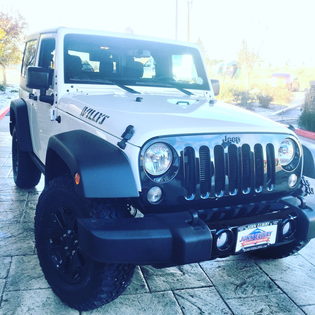 DabsInDiamonds's tweet photo. Thanking God for this baby today! Snow pics coming later! ❄️🚙 #jeep #willyswheeler #snowday #COwx #coloradoweather https://t.co/i31bVGDDmM
