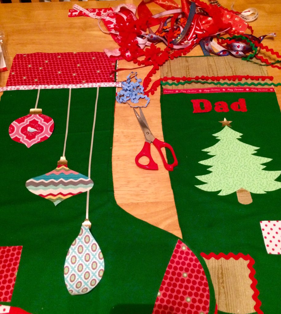 Doing some late night stitching ✂️🌛