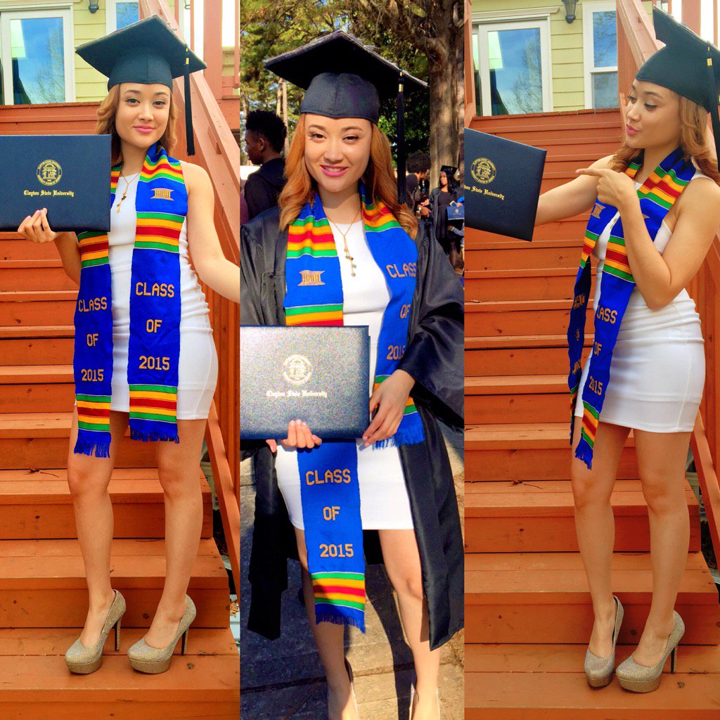 GorgeousYellaa's tweet photo. Andddd I'm out 🤔✌🏽🎓 https://t.co/33ODc06Ouv