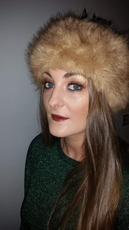 DonnellyFriel's tweet photo. 12 looks of Christmas 🎄 🎅 🎄
#lusciouslooksbylisa 
Look 5 #rusticglow https://t.co/MyQSfFasEW