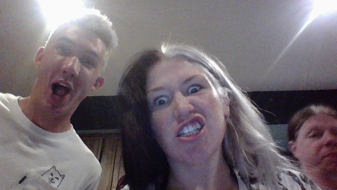 When you get a new computer... photos are a must! @IamNikkiPhoenix @OfficialJackEL  #family #music  #HappyHolidays<a href="/tag/music"class="tags"><span>#music</span></a><a href="/tag/family"class="tags"><span>#family</span></a><a href="/tag/happyholidays"class="tags"><span>#happyholidays</span></a>