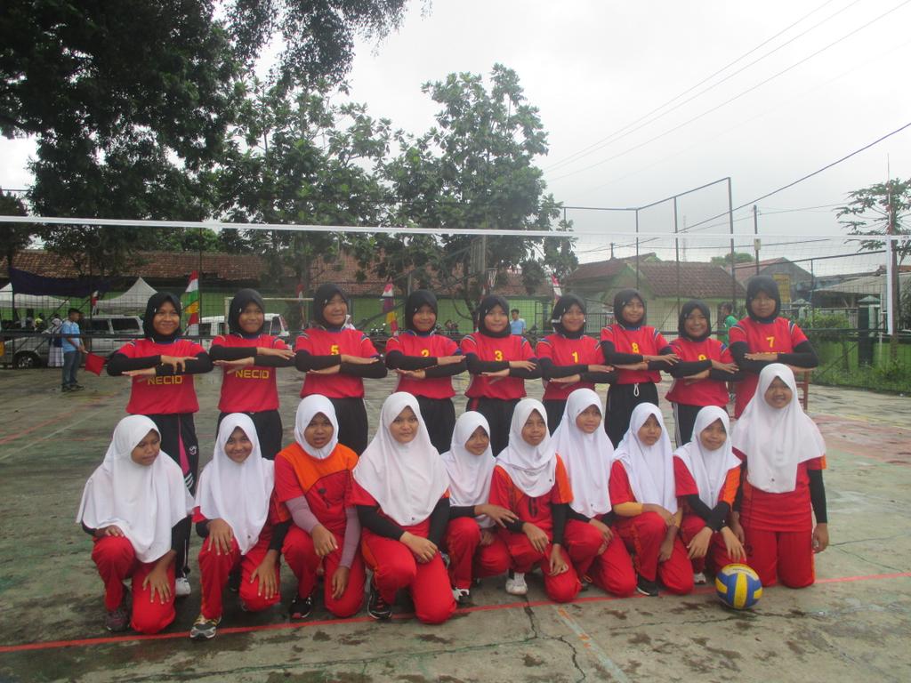 SMAN1_cisaat's tweet photo. Gebyar; Voli Putri. Pasanggiri Sunda (aksara sunda). Sastra Indonesia (cipta puisi &amp; sajak) https://t.co/yLTLCKI3bD