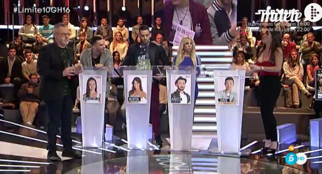 ghoficial's tweet photo. Marta hará el alegato de Han, cuyo atril se había quedado vacío. #Límite10GH16 https://t.co/QfsWWTGXzf