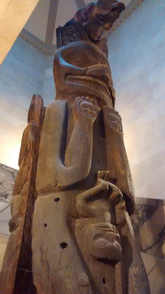TOMarriottCC's tweet photo. We discovered this gorgeous work of art at the @ROMtoronto last week. #localgems #nativeCanada https://t.co/Id3J4YODuf
