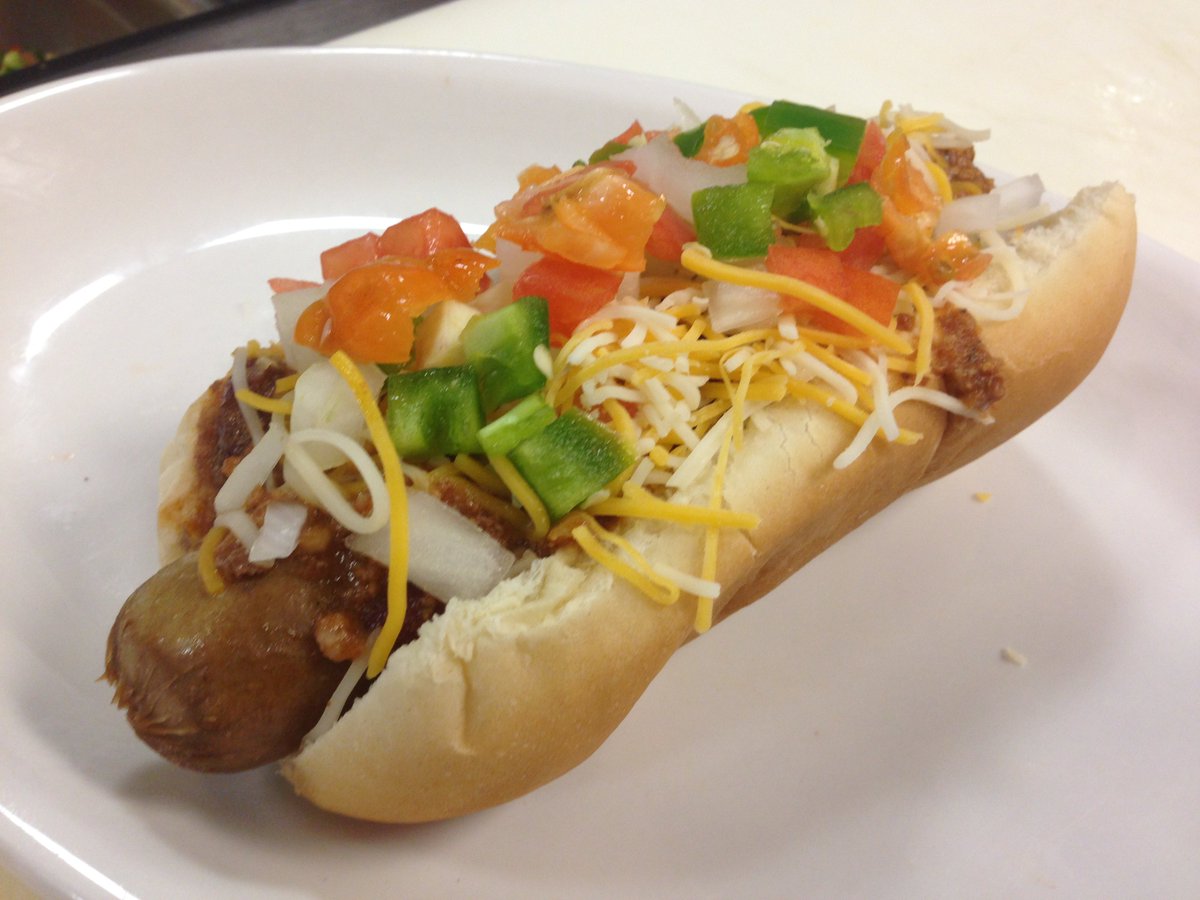 bestchiliever's tweet photo. Our Chili Dogs are on special this week!
Sm. $1.59
Jumbo $3.29
#upwithchili #bestchiliever #chilidogs https://t.co/z8U2h1Y53U
