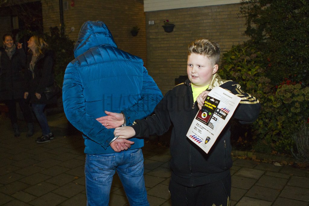 flashphotoNL's tweet photo. Schiedam - Schurk in Schiedam groot succes: https://t.co/G9S0ndZ0RY https://t.co/vRHkVKFQC8
