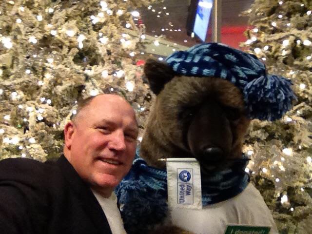 beckcaw's tweet photo. LE Shawn's selfie with the bear! Get yours! @UnitedWayGMWC #campaignclosing https://t.co/Jsby0loSMD