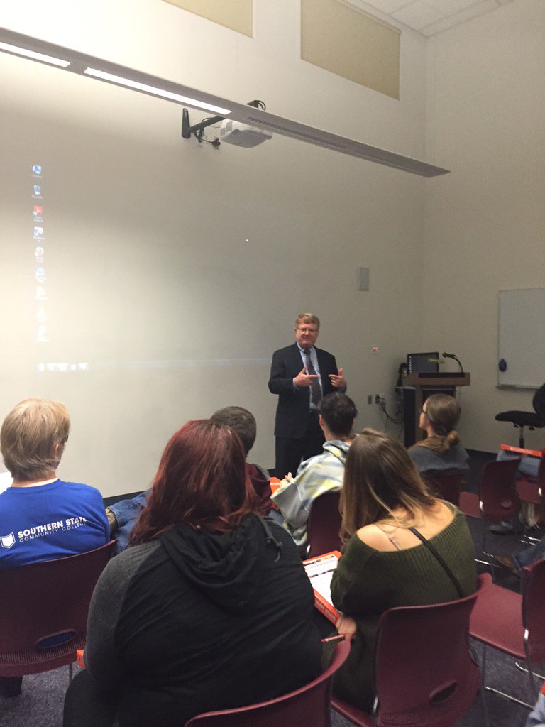 southernstatecc's tweet photo. Dr. Boys @ssccpresident kicking off our last Spring Orientation @southernstatecc. #ConnectSSCC https://t.co/DmWi3mUvJ9