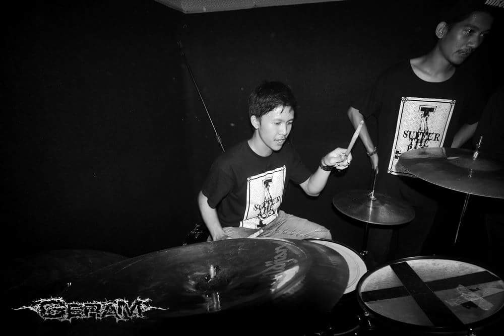 SHOWCASE EXPLORE WITH WARHEAD.