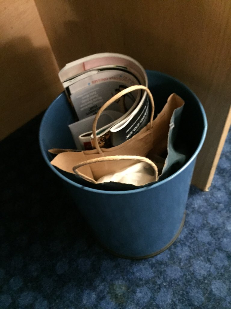 70chicks's tweet photo. Travelogue east India dock. Room left unserviced for 2 days. https://t.co/bDR7V9cnKO