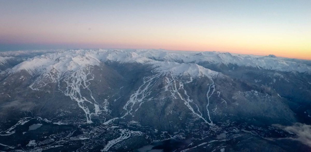 WhistlerBlckcmb's tweet image. Blink &amp;amp; you might miss it. Yesterday&apos;s pastel sunset between storms! Photo: Shot on 100% @GoPro via helicopter.