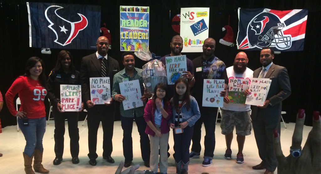 lesliebarrett24's tweet photo. #ReadingWithThePros @JJMoses84 @Smitty74allday @NDKalu @thechile #ParkPlaceElem. #MaryYoung #JohnGuess #RonGreen https://t.co/pCMjfOVePh