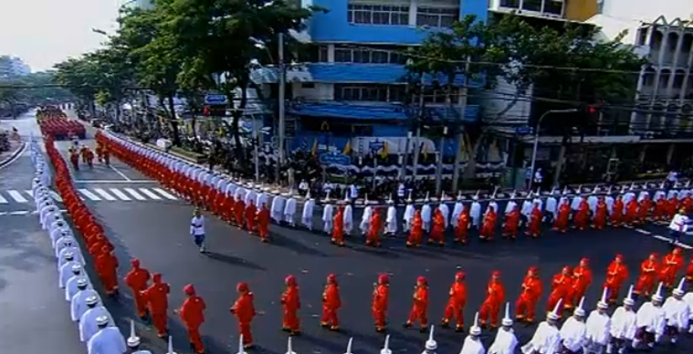 ktnewsonline's tweet image. ริ้วขบวนพระอิสริยยศ เข้าถนนเลียบคลองผดุงกรุงเกษม ขณะผ่านแยกสะพานขาว #NOW26  now26.tv