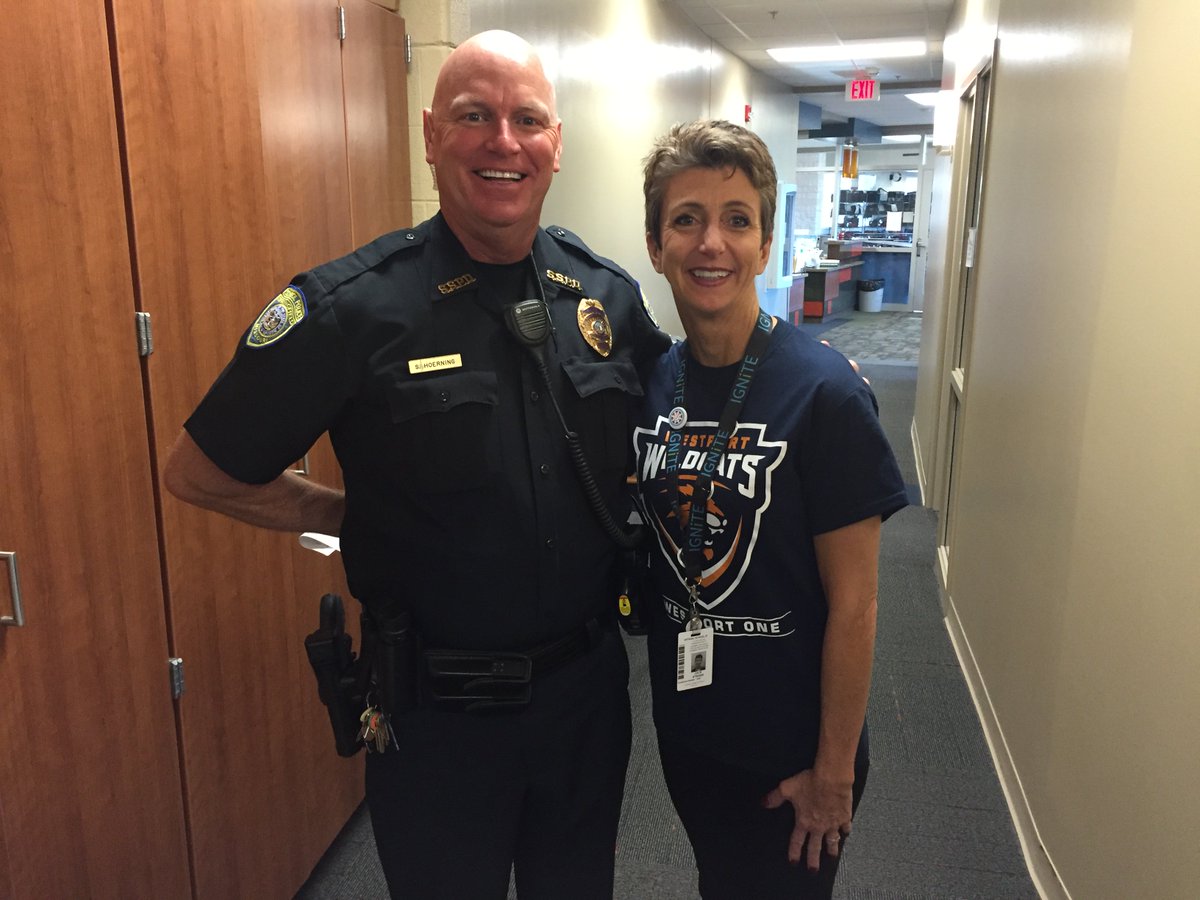 AVIDSPS's tweet photo. Honored to have my picture taken with SPS Officer of the Year, Westport's Officer Hoerning. https://t.co/j4KZhJPMeX