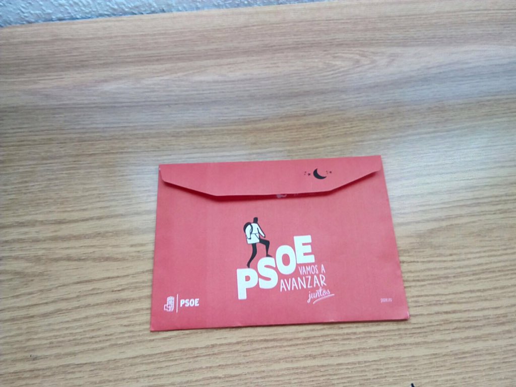 inesluis's tweet photo. #PSOE #ProgramaPSOE Piénsate q vas a votar el #20D y #votapsoe https://t.co/1nQdtnOil3