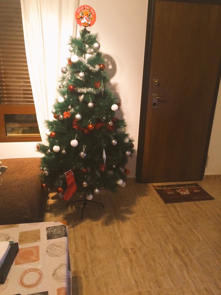albiroli's tweet photo. Ya es Navidad en casa!! @jesus87ct ❤️🎄🎁 #NuestroNiditoDeAmor https://t.co/utPhFGO5JJ