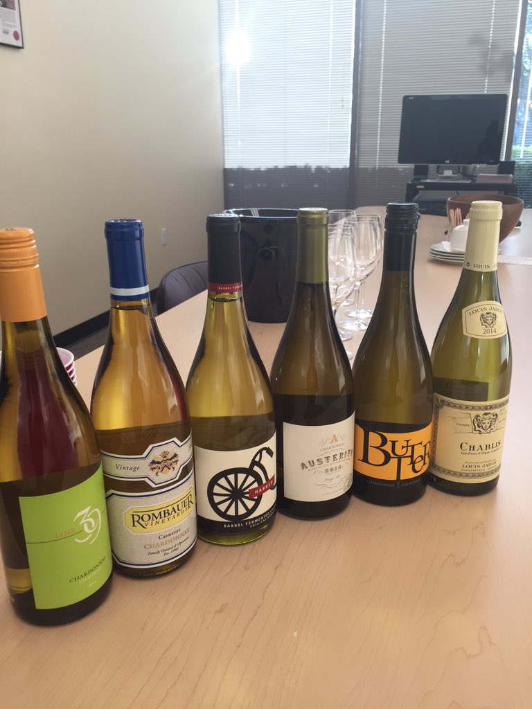 escaravati's tweet photo. This is now happening: Is Oak a Joke? presented by @BenPalos @BensonUSA #chardonnay #winetasting #ThisIsHowWeTuesday https://t.co/BNlt3tmxgf