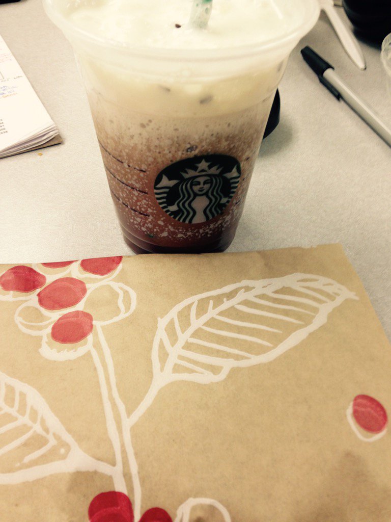 jmargrave's tweet photo. Sometimes husbands get u peppermint frappucinos and treats during heavy loads of grading. <3 https://t.co/dPyC4SgOIQ