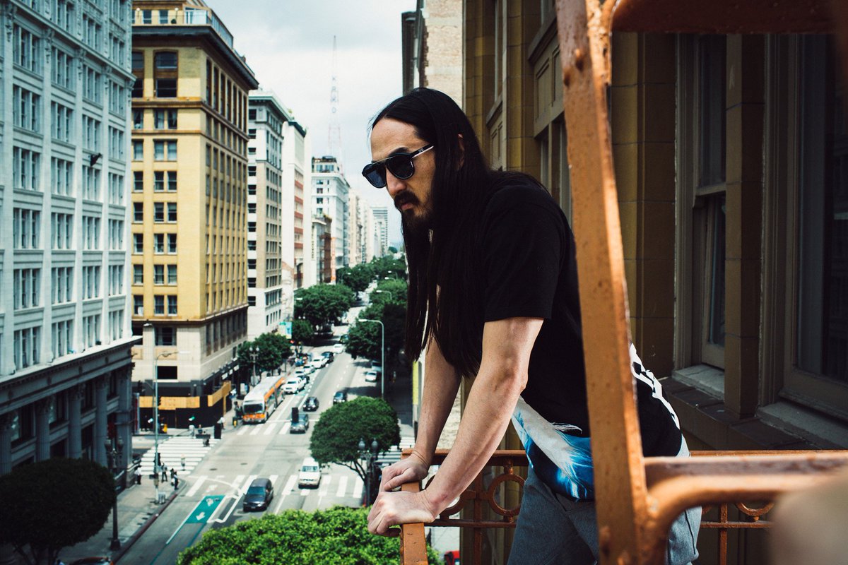 Partnered w/ @WetRepublic to give u #WETMAS!! Enter today to win a pair of my Aoki sunnies!! bit.ly/wetmas-aoki https://t.co/x1sQ1UwNAk