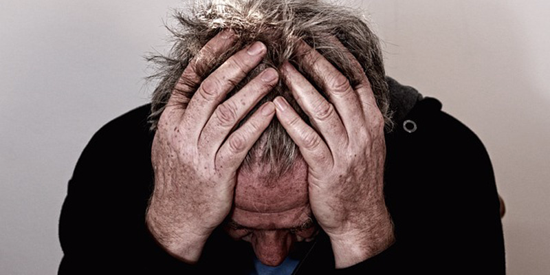 BusinessInsider's tweet photo. Pyschology explains how rejection affects our brains the same way as physical pain https://t.co/8TEWvtoVSQ https://t.co/0vdukZGQOP