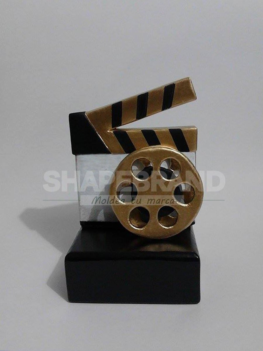Shapebrand's tweet photo. Diseño de trofeos y reconocimientos para eventos y fechas conmemorativas empresariales. https://t.co/r0fxopGPKY