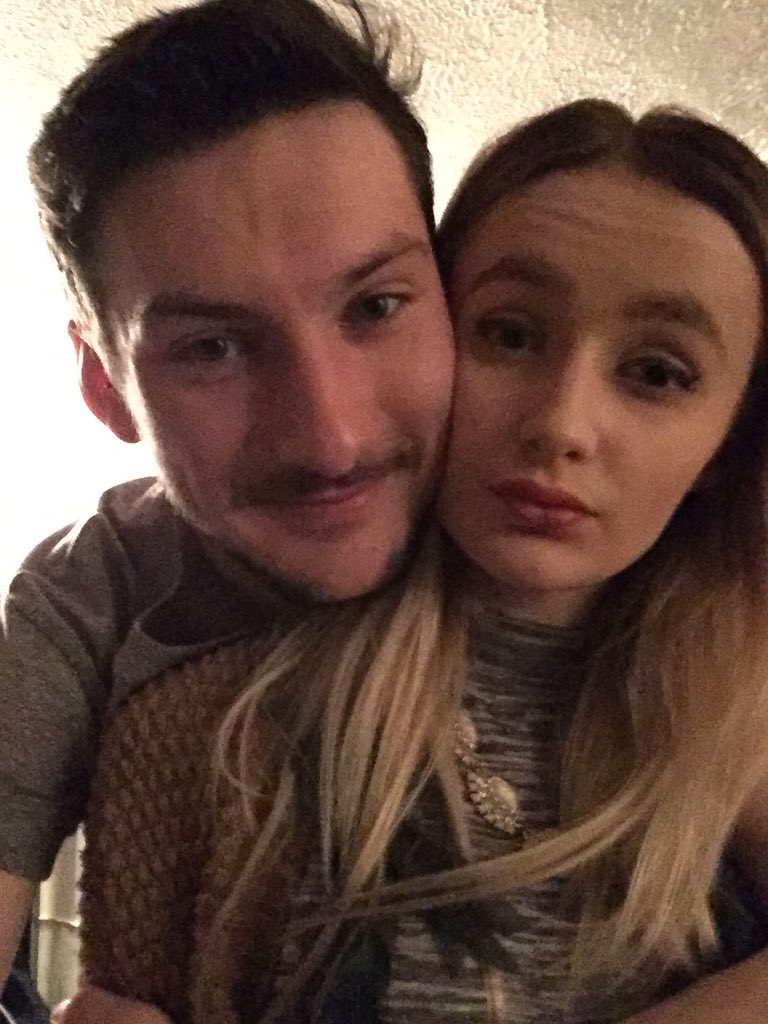 DanLloyd450's tweet photo. Absolutely fucked 🍻🍸 @Groves_Elliexo https://t.co/WPOxrWWVxL
