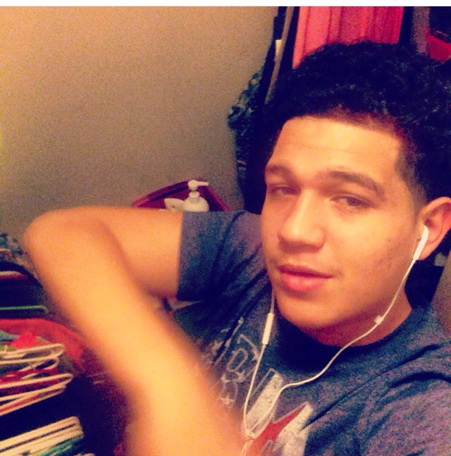 Watch Eric Perdomo's leaked NSFW photo on TwXstars