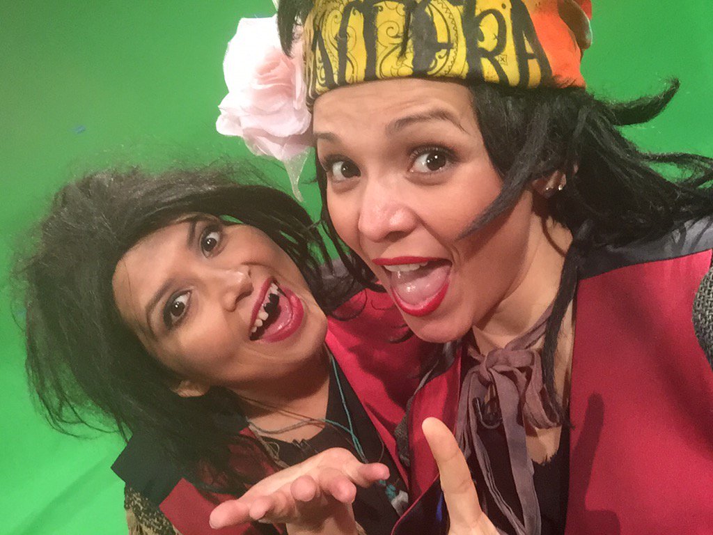 SoyKarlaLuna's tweet photo. 😂😂😂😂 con mi amiga @_lachupitos 🍻🍻🍻🍸🍺🍹🍷 #QueParrrrreeeeConarrrrreeee https://t.co/TEcNTFy5UK