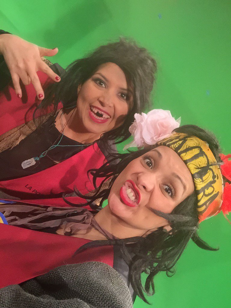 SoyKarlaLuna's tweet photo. 😂😂😂😂 con mi amiga @_lachupitos 🍻🍻🍻🍸🍺🍹🍷 #QueParrrrreeeeConarrrrreeee https://t.co/TEcNTFy5UK