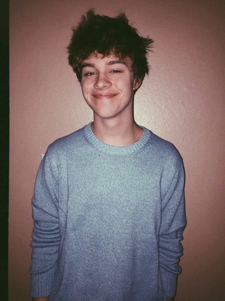 ChristianLeave's tweet photo. new sweater and a new hair cut https://t.co/uXNqMrd8rN
