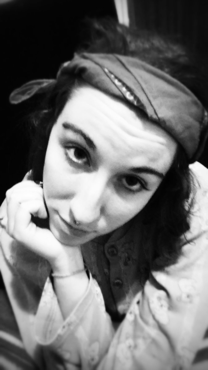 Nameless_Doll's tweet photo. Night night babeeees #blackandwhitephotography #katoff #kisskissbangbang https://t.co/mLvkkSrU6N