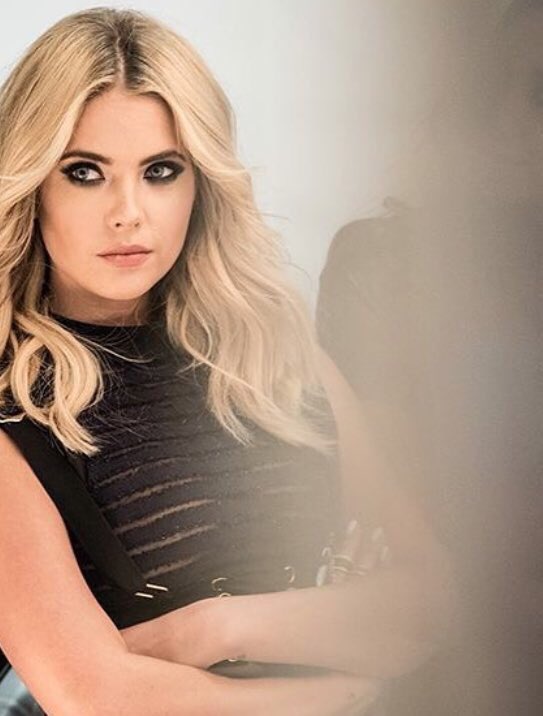 BersabehS's tweet image. BTS #PrettyLittleLiars  #5YearsForward 
#PLLPoster