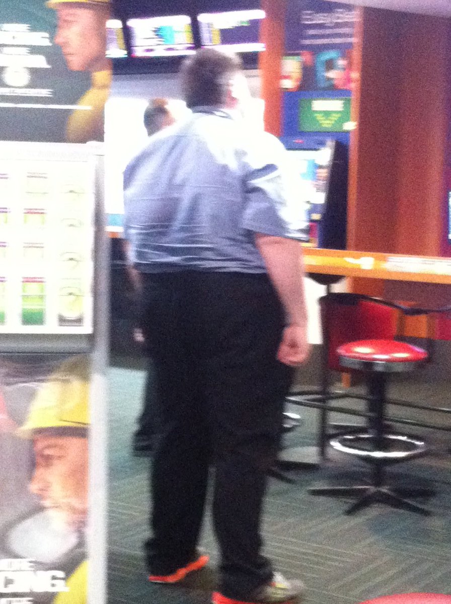 jamesarthur83's tweet photo. #humansoftheTAB Harry high pants https://t.co/WngK6hCPrE
