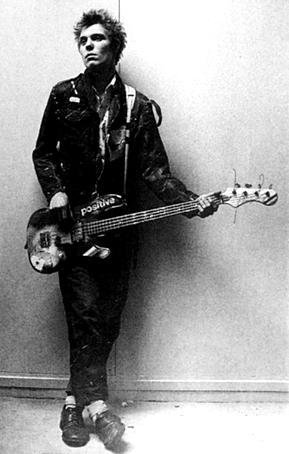 Happy 60th birthday to Paul Simonon. One of the many punk bassist that I love. 