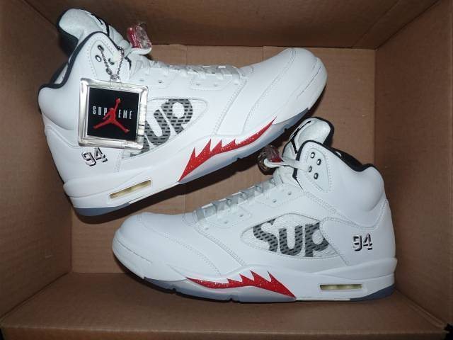 Kixify's tweet photo. $249.99 - CLEARANCE (New) 2015 Jordan White Supreme 5 sz 14
https://t.co/WPoBNl1wB7
#KixifySteals #Kixify #KixifyL… https://t.co/HOAK6Q4WfR