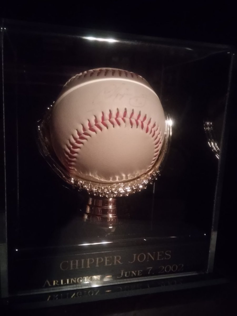 LoveforOneR's tweet photo. @RealCJ10 will you come re-sign this for me?? It has faded! Just 1 of my favorite collectibles I am lucky 2 have! https://t.co/NqBpgpwpjM