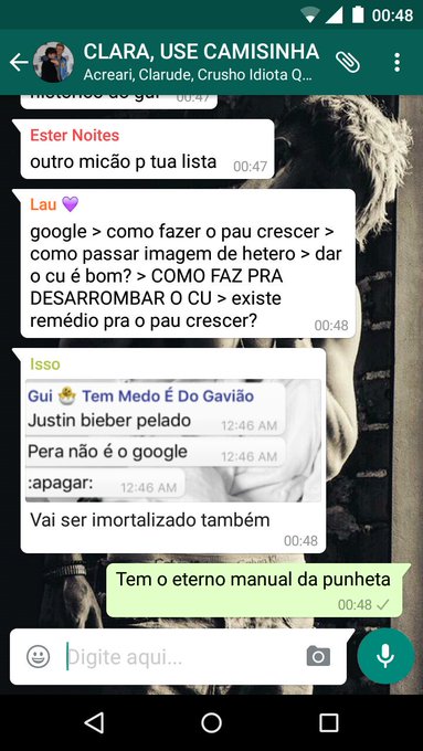 Eu literalmente sofro muito bullying #tradleyqueens https://t.co/AX5etrATel<a href="/tag/tradleyqueens"class="tags">#tradleyqueens</a>