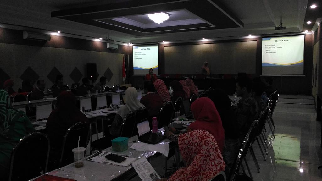 smamdasidoarjo's tweet photo. Workshop Sekolah Model #kurikulum2013  cc @Kemdikbud_RI @DIKDASMENPWMJTM @dikti @muhammadiyah @Kopassmamda @PPIPM https://t.co/zOFgPEre8c