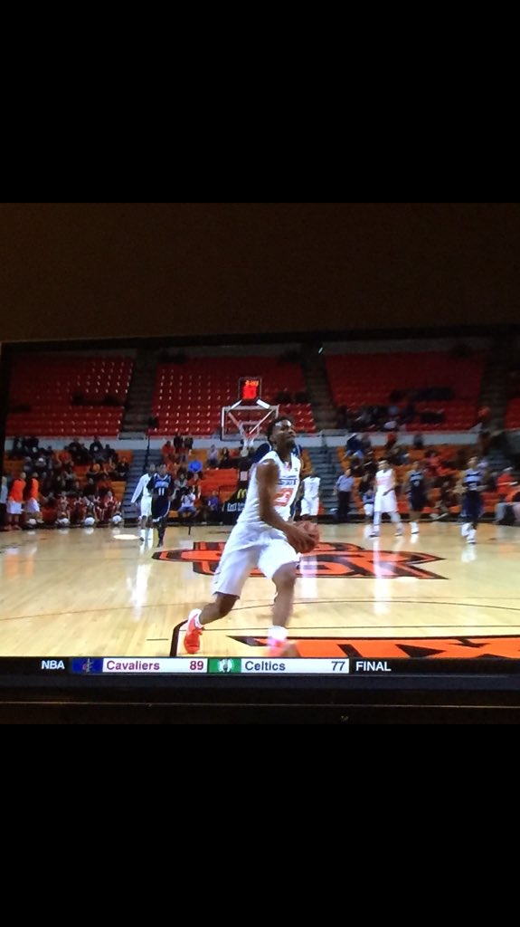 CJSidorakis's tweet photo. Rowdy crowds at GIA this year https://t.co/zBrVZpw5pD