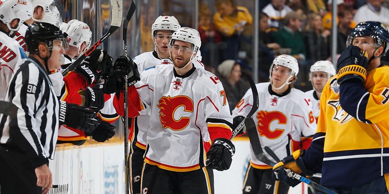 NHLFlames's tweet photo. YOU CAN PUT IT IN THE WIN COLUMN! Johnny to Russ and BOOM! That's 6 straight victories! #CGYvsNSH https://t.co/C9Wn9Yulg7