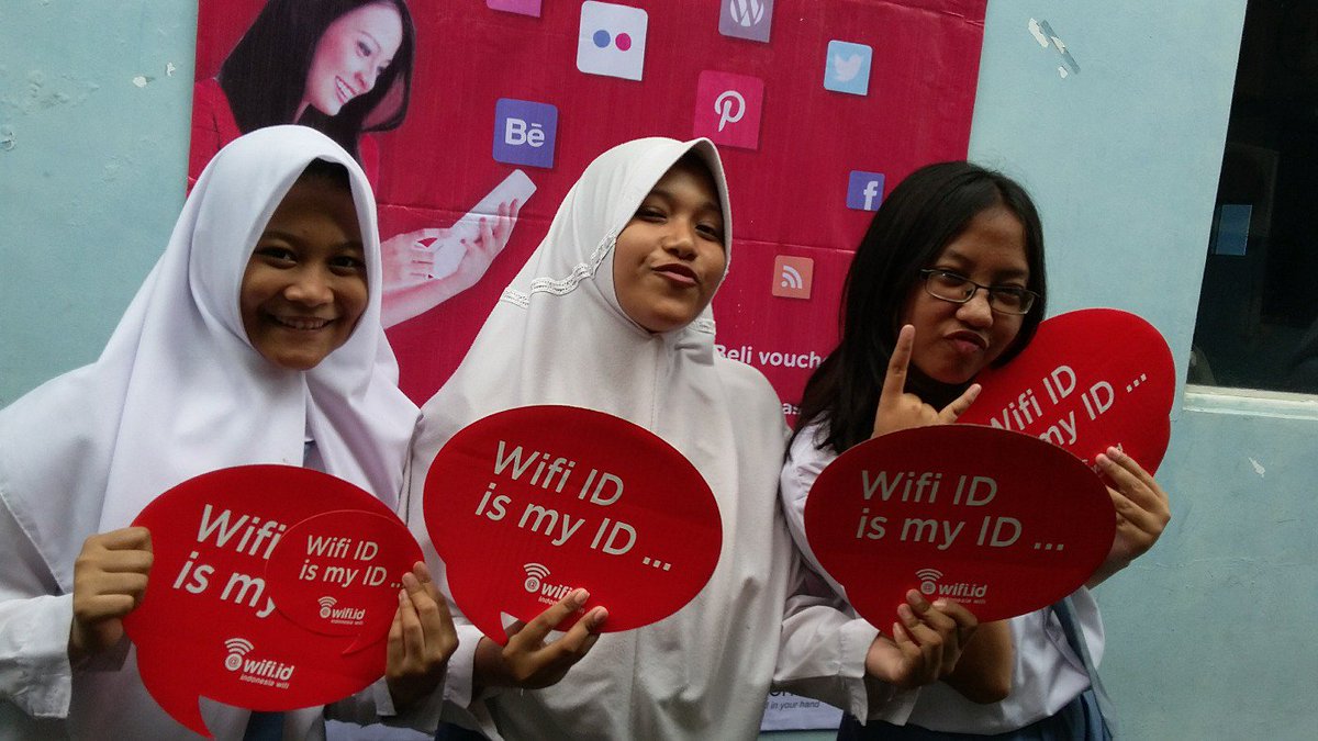 suandi_putri's tweet photo. alay bareng temen dan wifi id haha @wificorner_id #wico #Ayuda https://t.co/IY6ySRGEJo