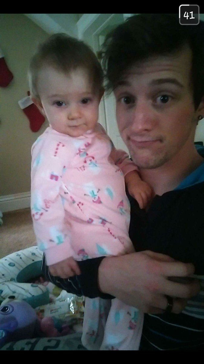 lyssjae's tweet photo. HOW did I get so lucky?! #twinning #daddysgirl #addycakes https://t.co/6mPXm3vEKk