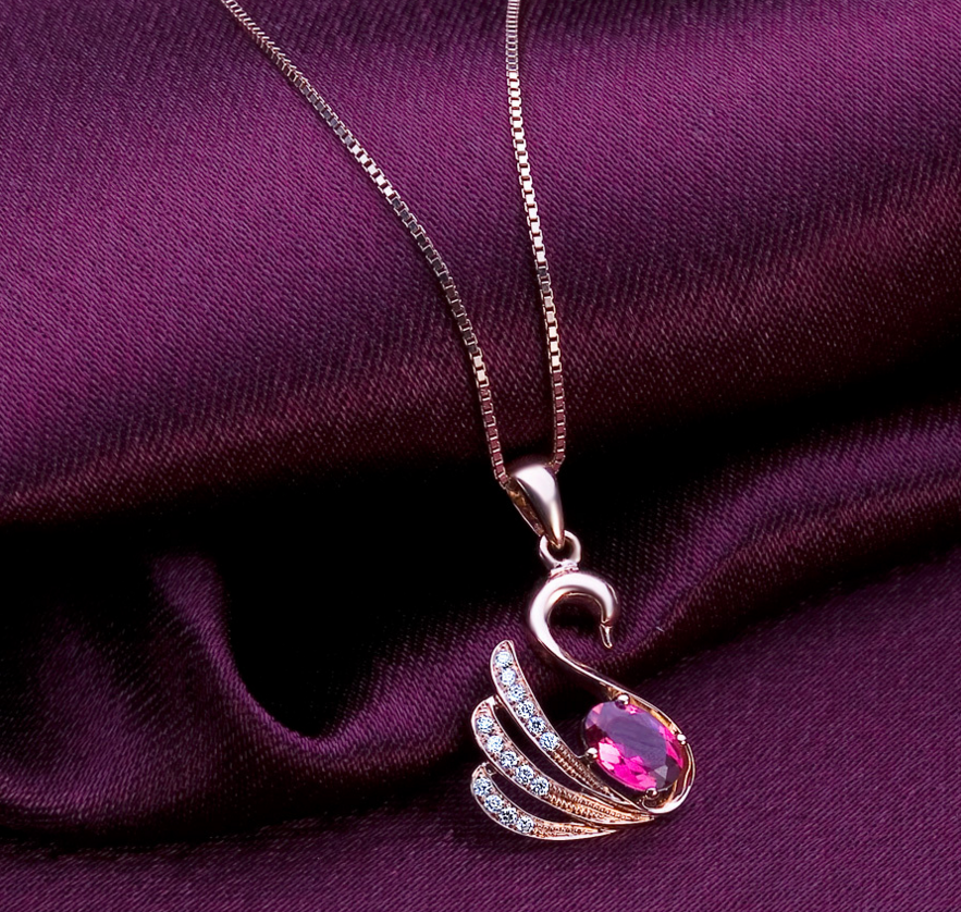 Swan Style - 18K Gold + Red Tourmaline
Length: 2.4cm x Width: 1.4cm
Weight: 1.6 gram
flirtism.net/index.php?rout…