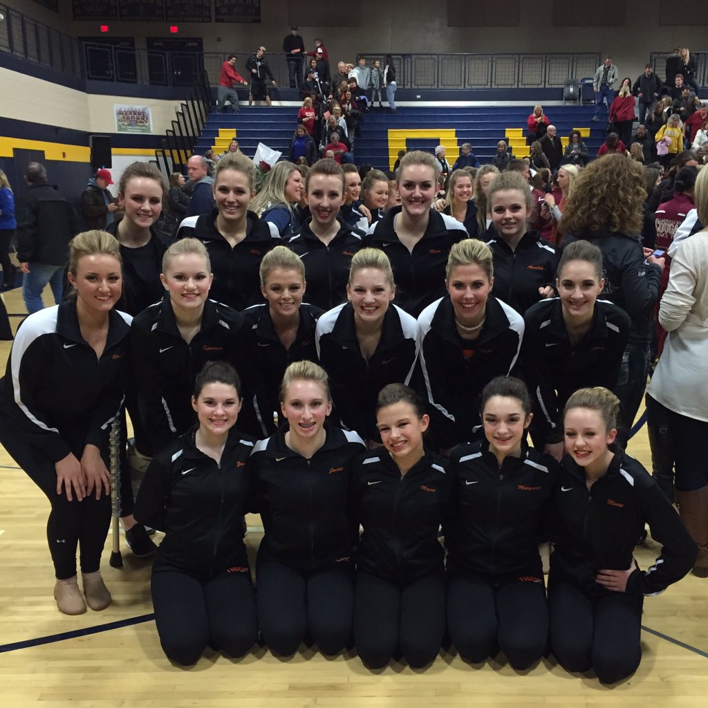 FarmingtonDT's tweet photo. Varsity placed 3rd in kick tonight!💃🏻👯🎉 https://t.co/X9XitwZ9fi